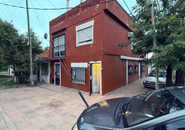 Venta vivienda en block multifamiliar 5 ambientes, Villa Celina