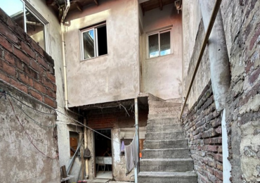 Venta PH 2 Dptos de 2amb sin terminar.