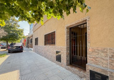 Venta PH 3 ambientes, a la calle con terraza, Villa Lugano